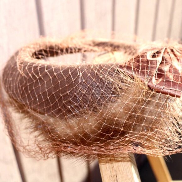 Vintage Mink Fur Pillbox Hat Bow Mesh Net Veiling Party Antique Boxed - Picture 5 of 12